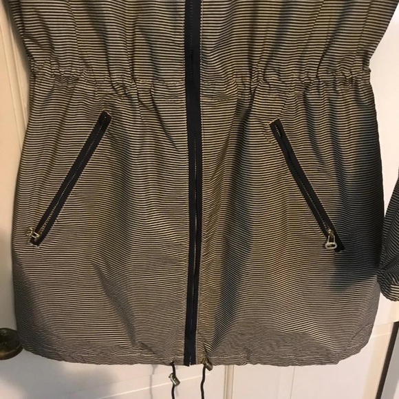 Tommy Hilfiger windbreaker jacket - Picture 3 of 5